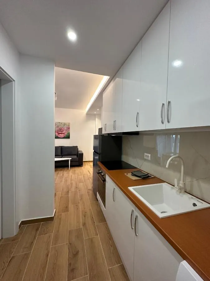 Bonaparte Apartments Vlorë 0*,